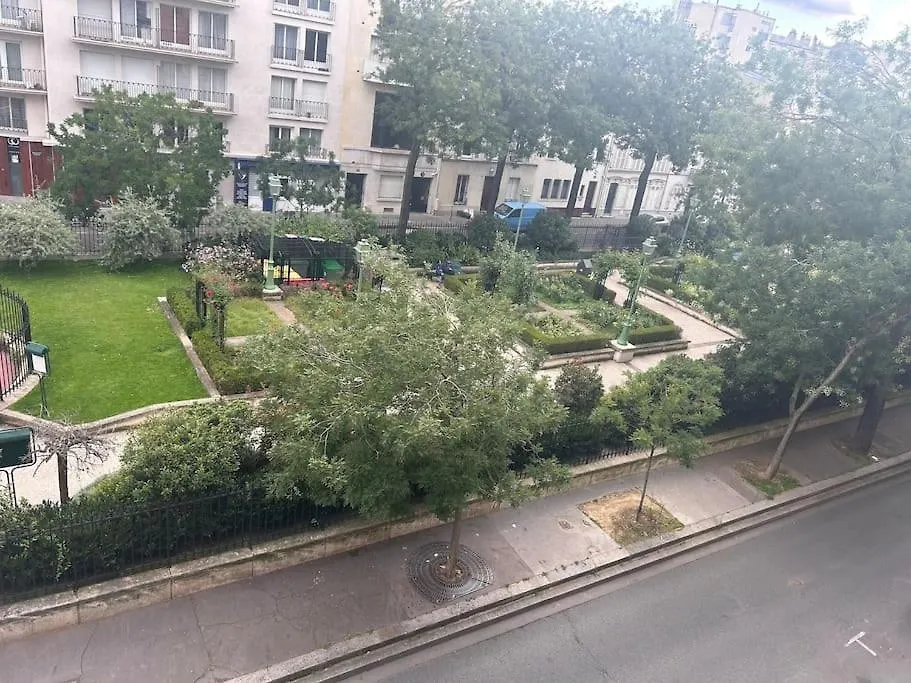 Apartament Superbe 17eme 55m2 Paryż